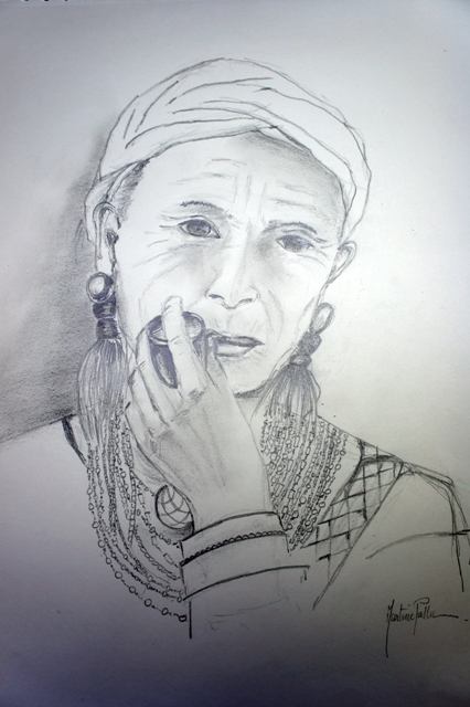 portrait d'une vieille femme thaîlandaise des tribus montagnardes